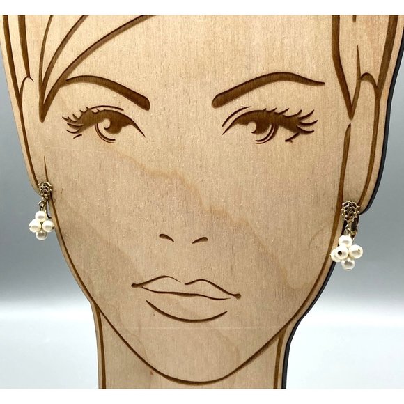 Vintage Basic Pearl Dangle Earrings, Gold Tone Filigree Clip Ons with Elegant - Picture 4 of 5